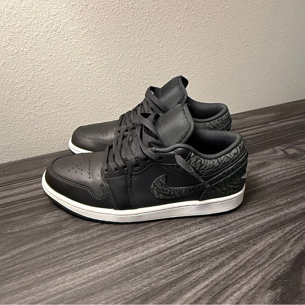 Nike Air Jordan 1 Low SE ‘Black Elephant’